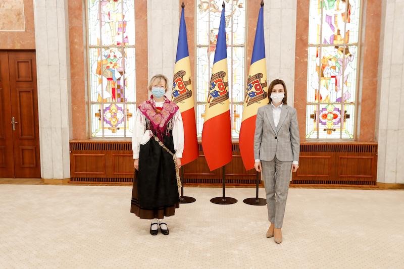 Slovénie : la diplomatie en costume traditionnel