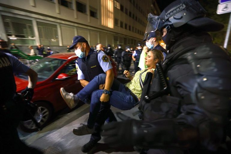 Slovénie : manifestations contre le passe sanitaire et confusion idéologique