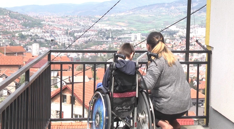 En Bosnie-Herzégovine, parent d&rsquo;enfant handicapé, un travail à plein temps