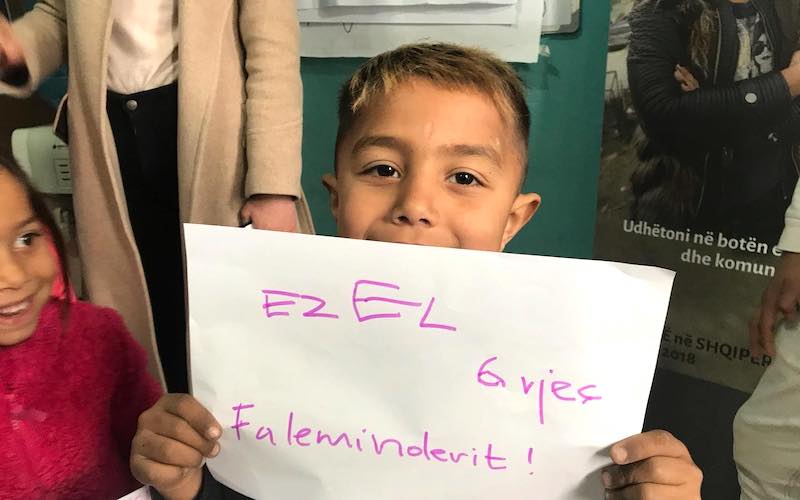 Les enfants roms sont les plus vulnérables, souvent obligés de travailler pour subvenir aux besoins de leurs familles