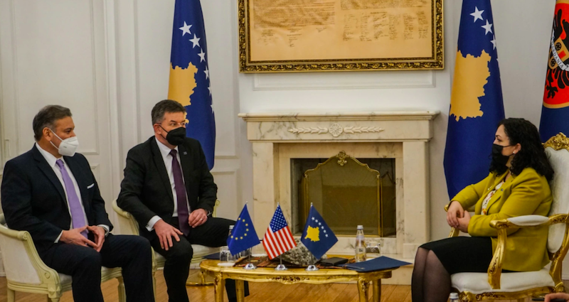 Dialogue Kosovo-Serbie : Escobar et Lajçak en tournée, mais rien n&rsquo;avance