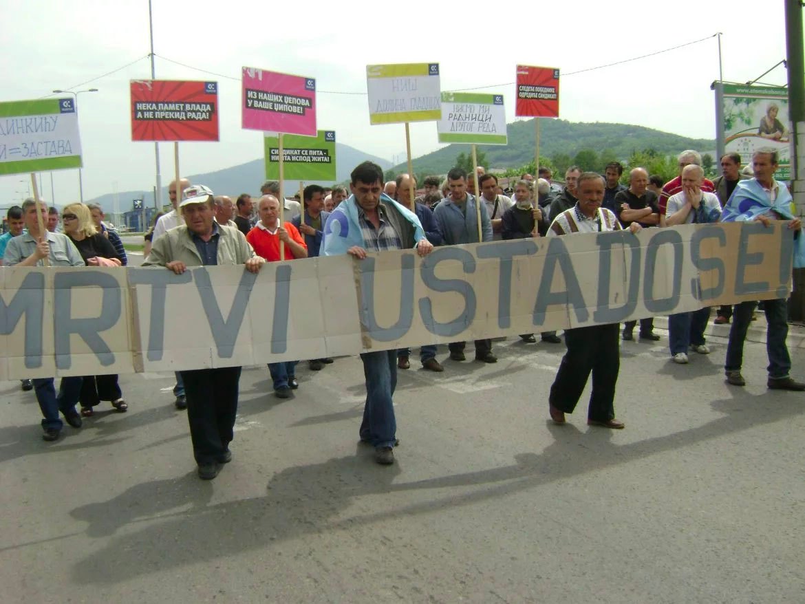 Serbie : à Niš, des milliers d&rsquo;ouvriers manifestent depuis 13 ans pour obtenir leurs salaires