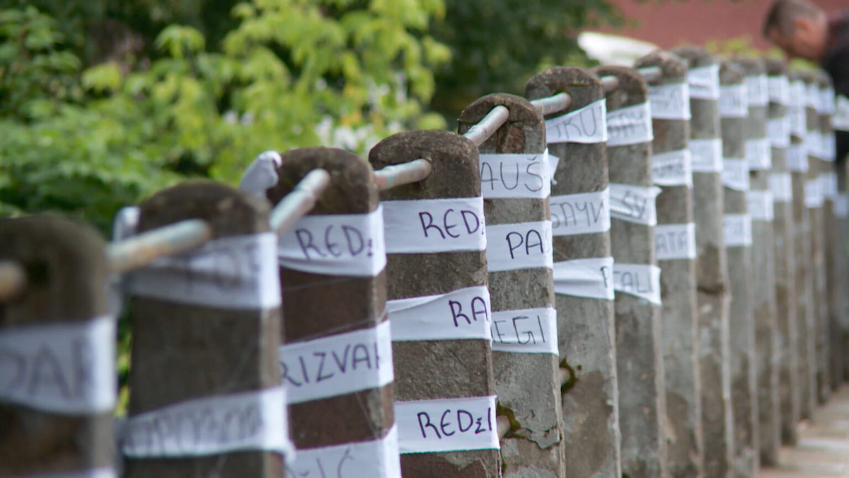 Bosnie : des Serbes de Prijedor veulent fêter l’anniversaire d’Orbán le Jour des brassards blancs