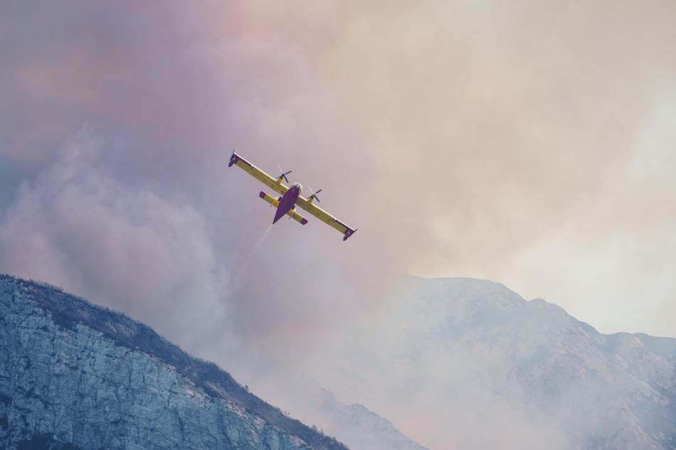 Le pire incendie depuis 20 ans en Slovénie, un parc naturel en feu en Bosnie-Herzégovine