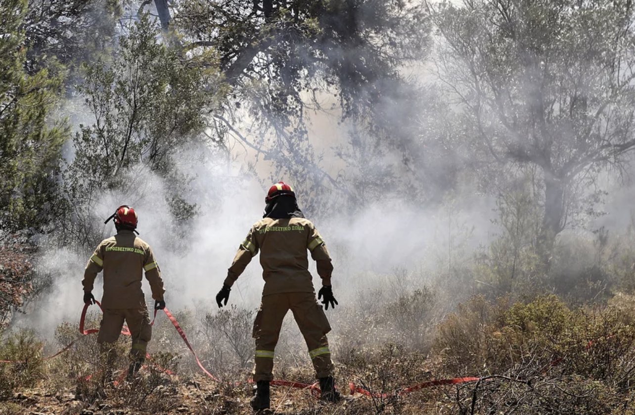 Incendies : la Grèce brûle, le gouvernement se félicite, l&rsquo;opposition s&rsquo;indigne