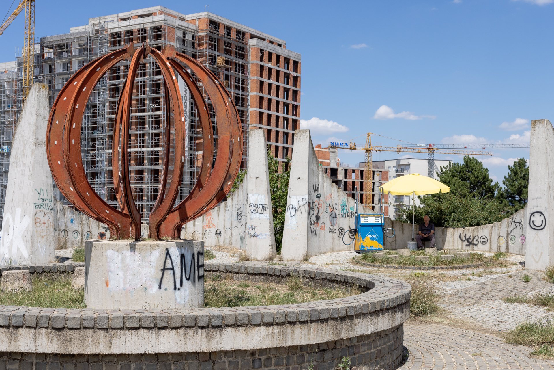 Kosovo : Manifesta, la biennale nomade européenne d&rsquo;art contemporain pose ses tentes à Pristina