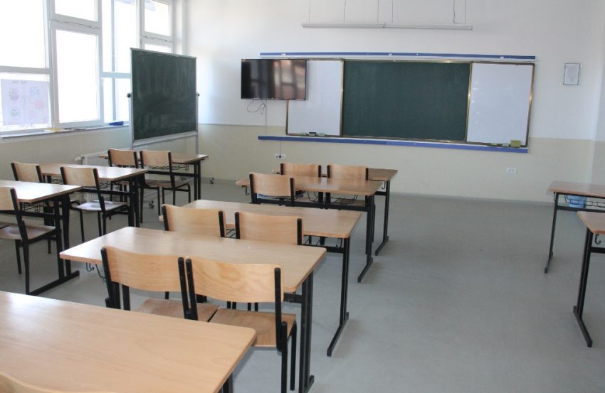 Au Kosovo, parents et élèves attendent encore la rentrée
