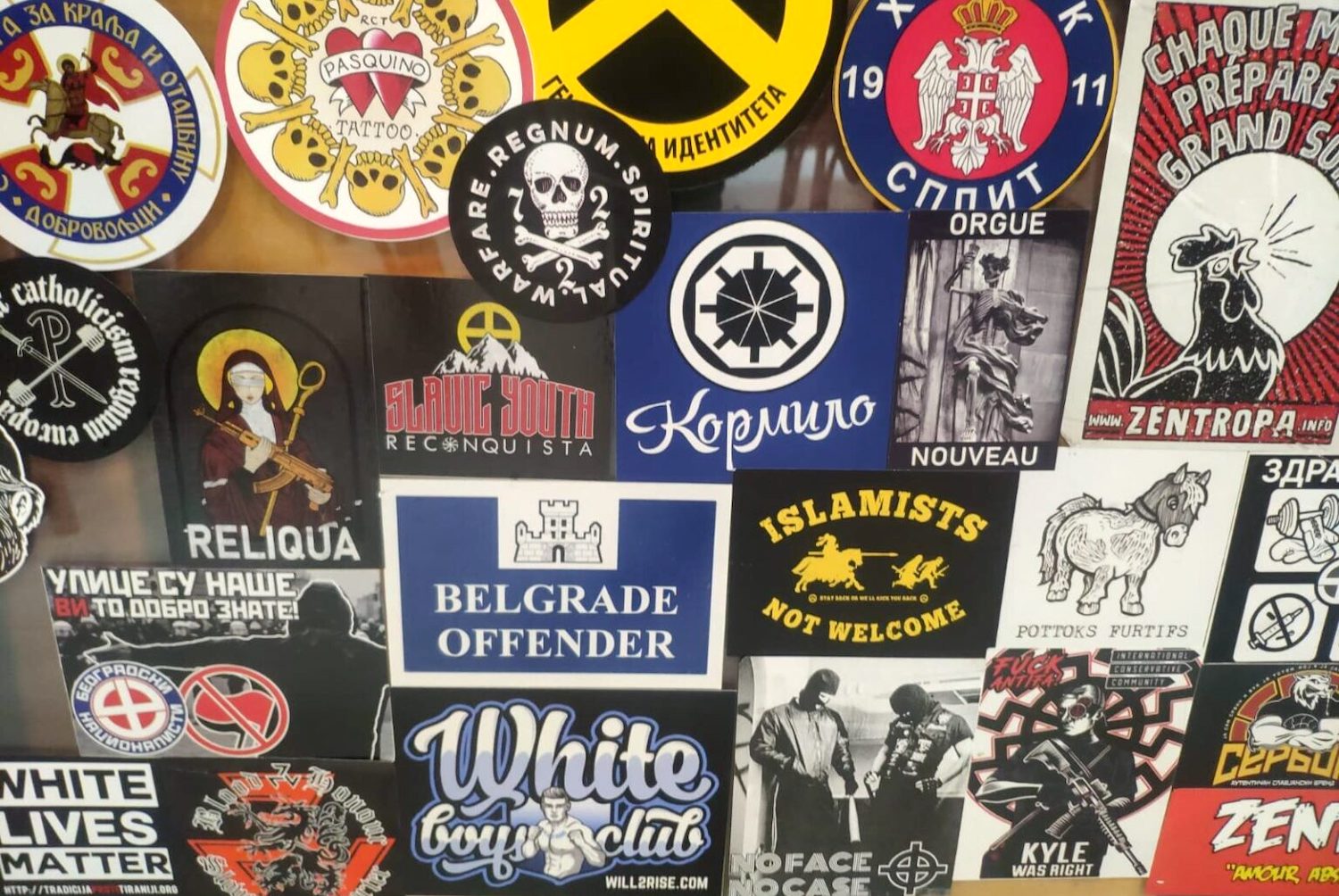 La décoration du Klub 451 à Belgrade