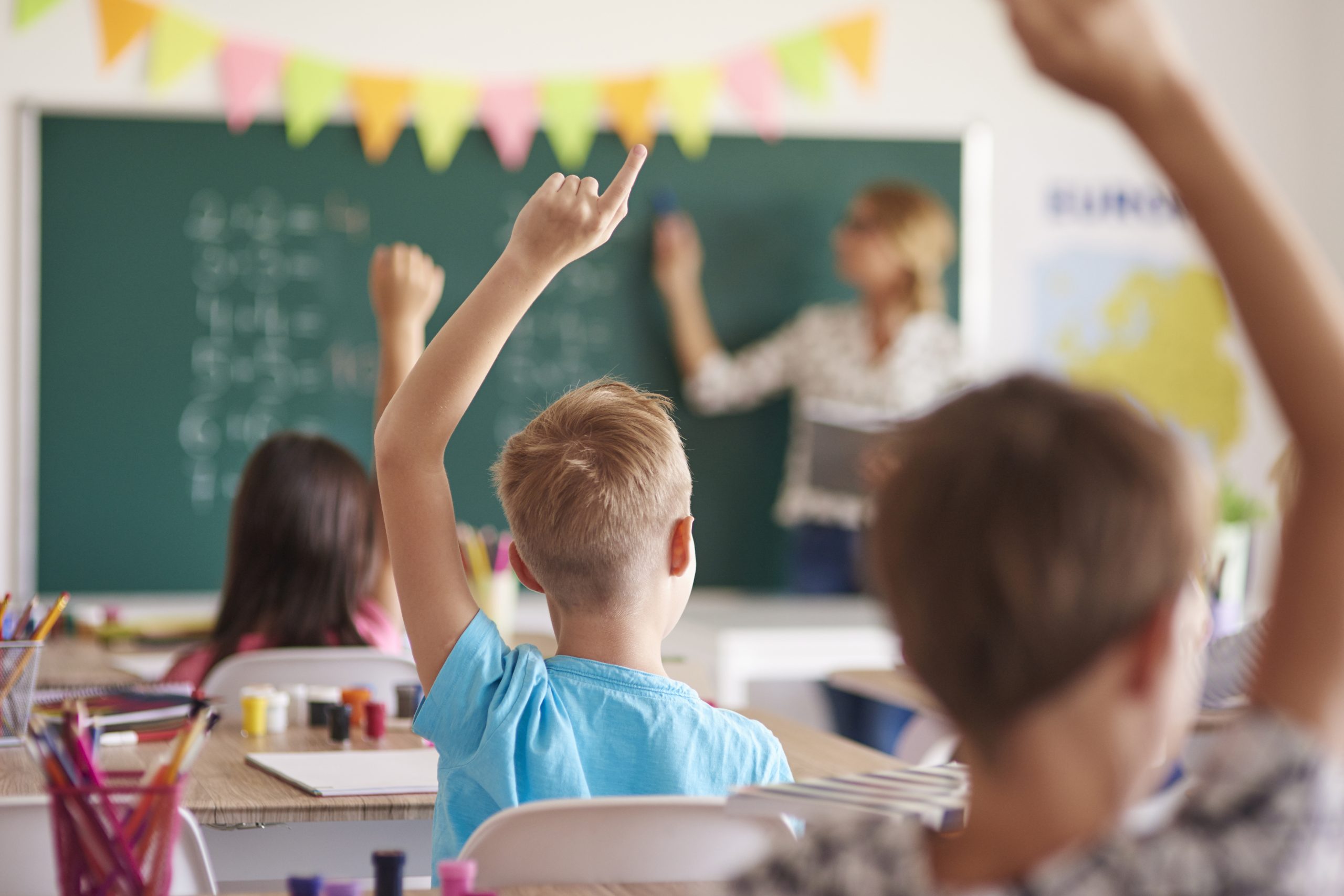 Kosovo : les enseignants suspendent leur grève, la rentrée des classes a enfin lieu