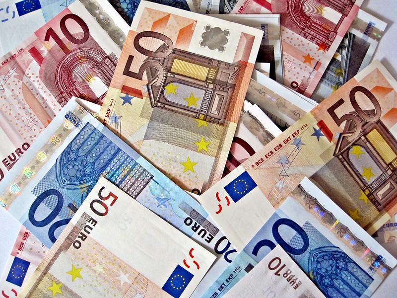 Kosovo : l’euro, monnaie nationale depuis 20 ans