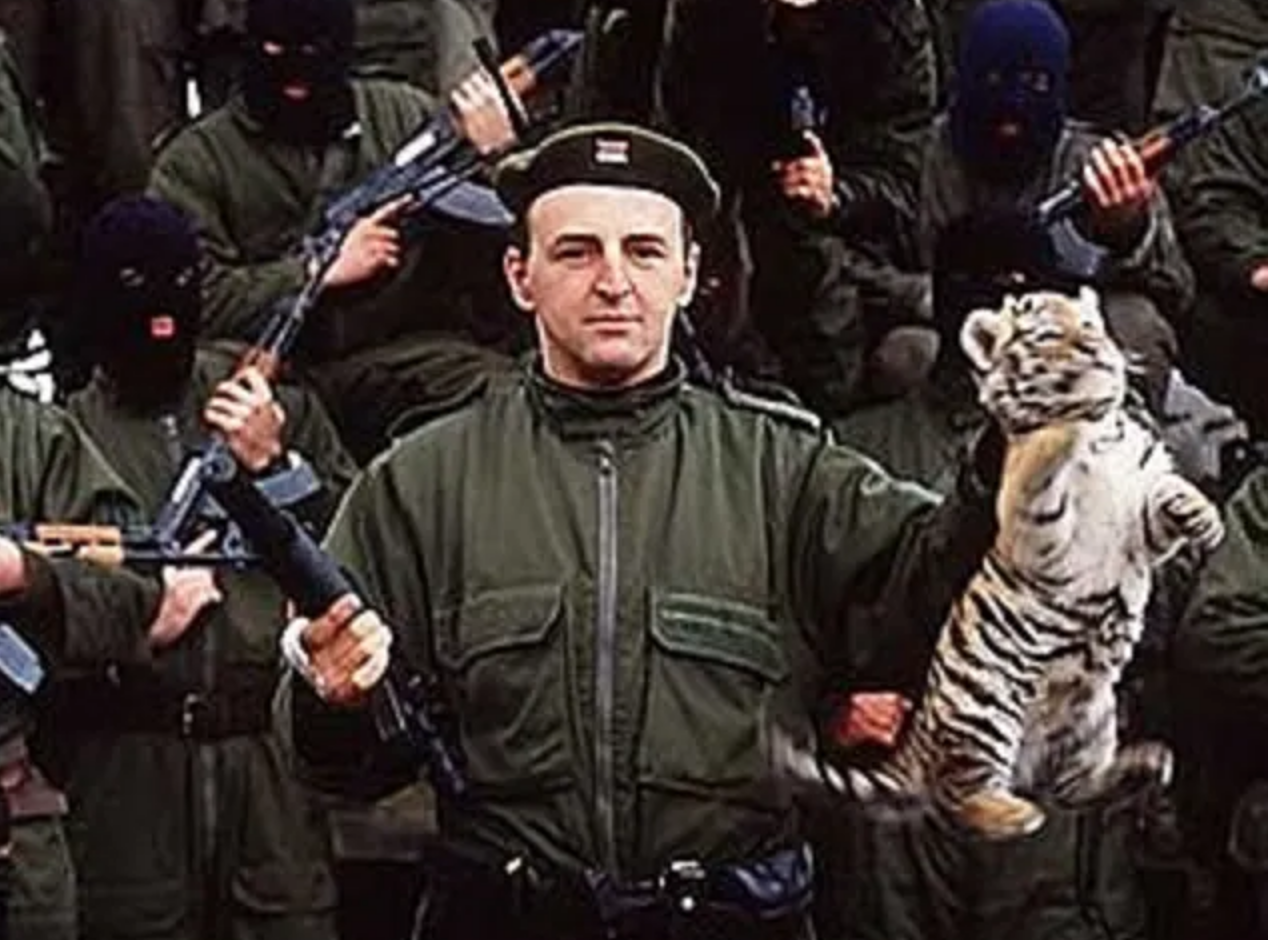 Guerres en Yougoslavie : les milices paramilitaires serbes, outils de Milošević pour semer la terreur