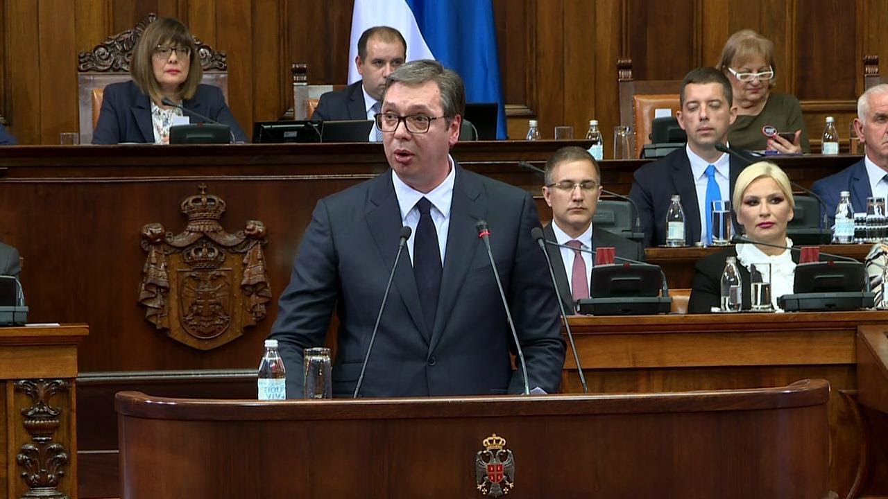 Serbie-Kosovo : chaos au Parlement serbe, Albin Kurti pose ses conditions
