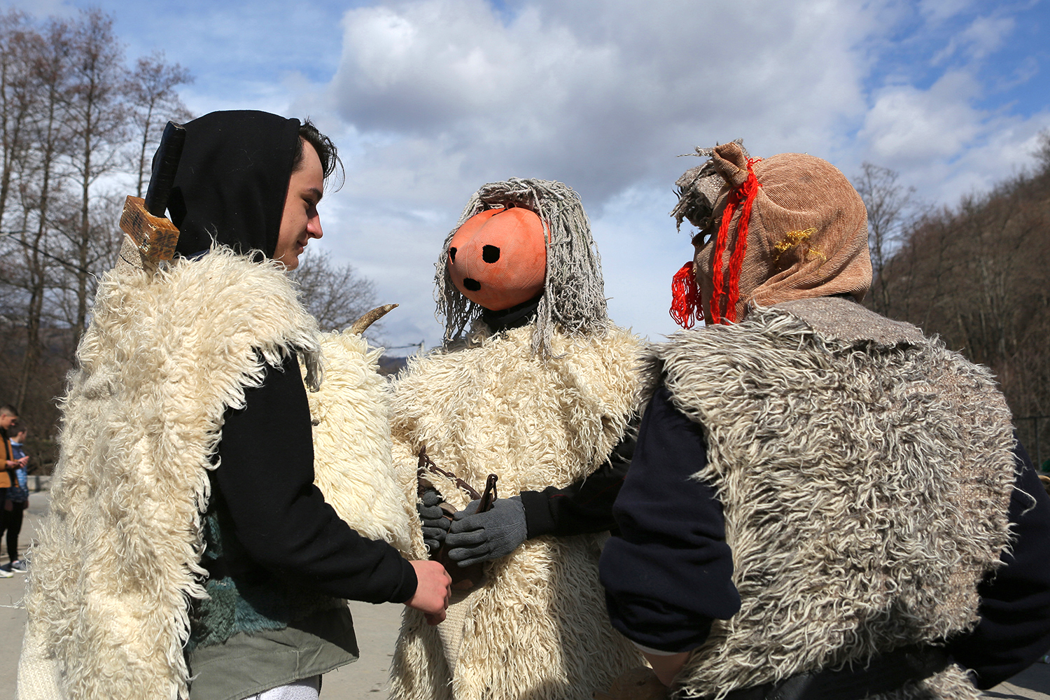 Kosovo : à Štrpce, le Carnaval blanc marque la fin de l’hiver