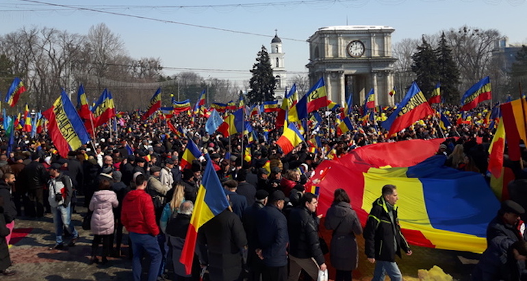 Moldavie : grande manifestation à Chișinău pour la «&nbsp;réunification&nbsp;» avec la Roumanie