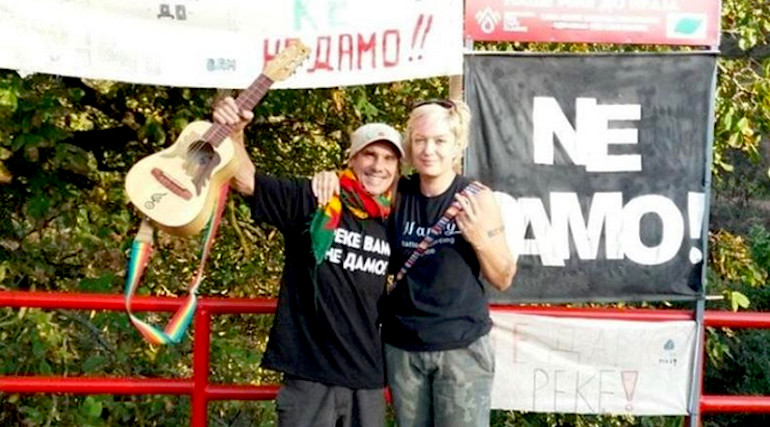 Serbie : Manu Chao est venu soutenir la lutte contre les mini-centrales dans la Stara Planina