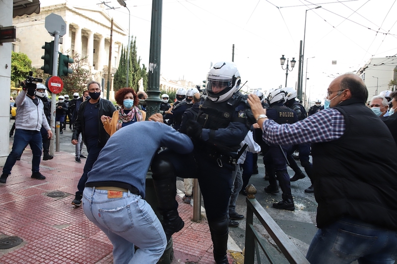 Manifestation du 17 novembre en Grèce : dérive autoritaire sur fond de crise sanitaire
