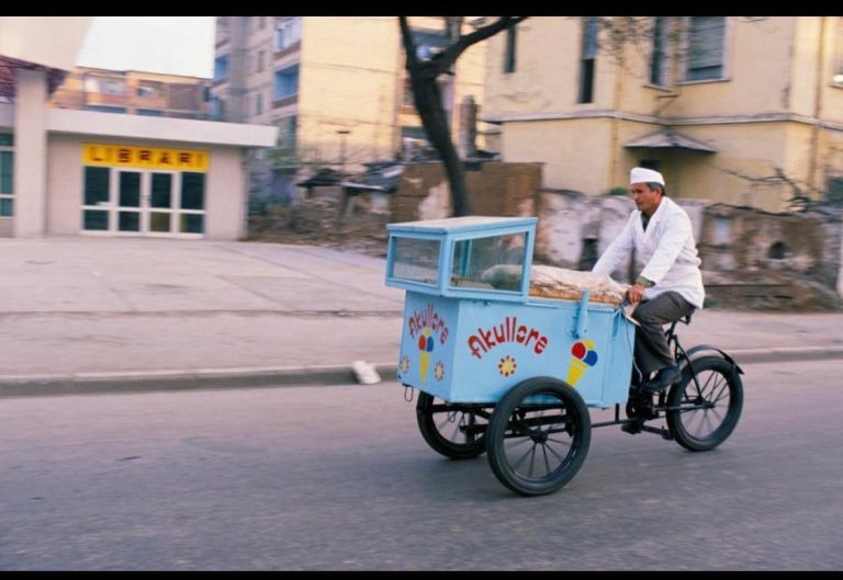 Les « Guègues » de Tirana : quand les Gorani vendaient des glaces en Albanie