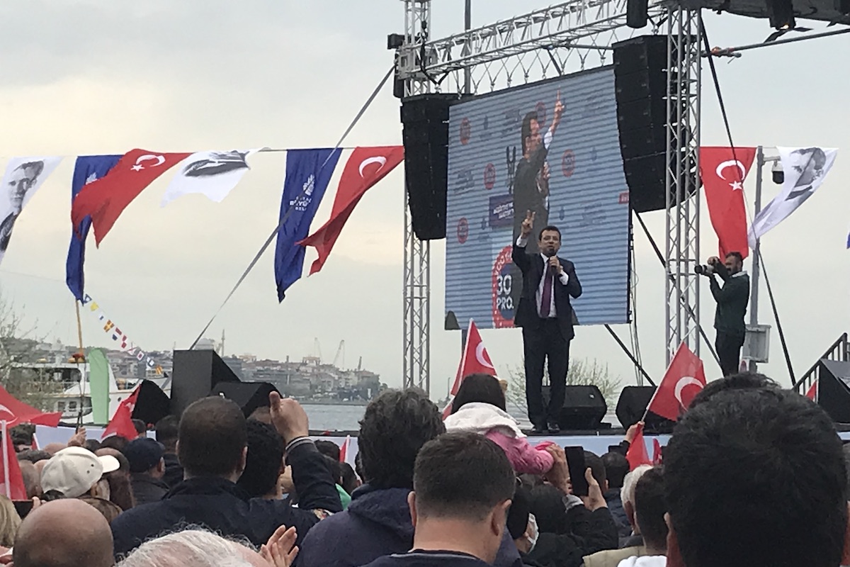 Présidentielle en Turquie : Donnée favorite, l’opposition retient son souffle