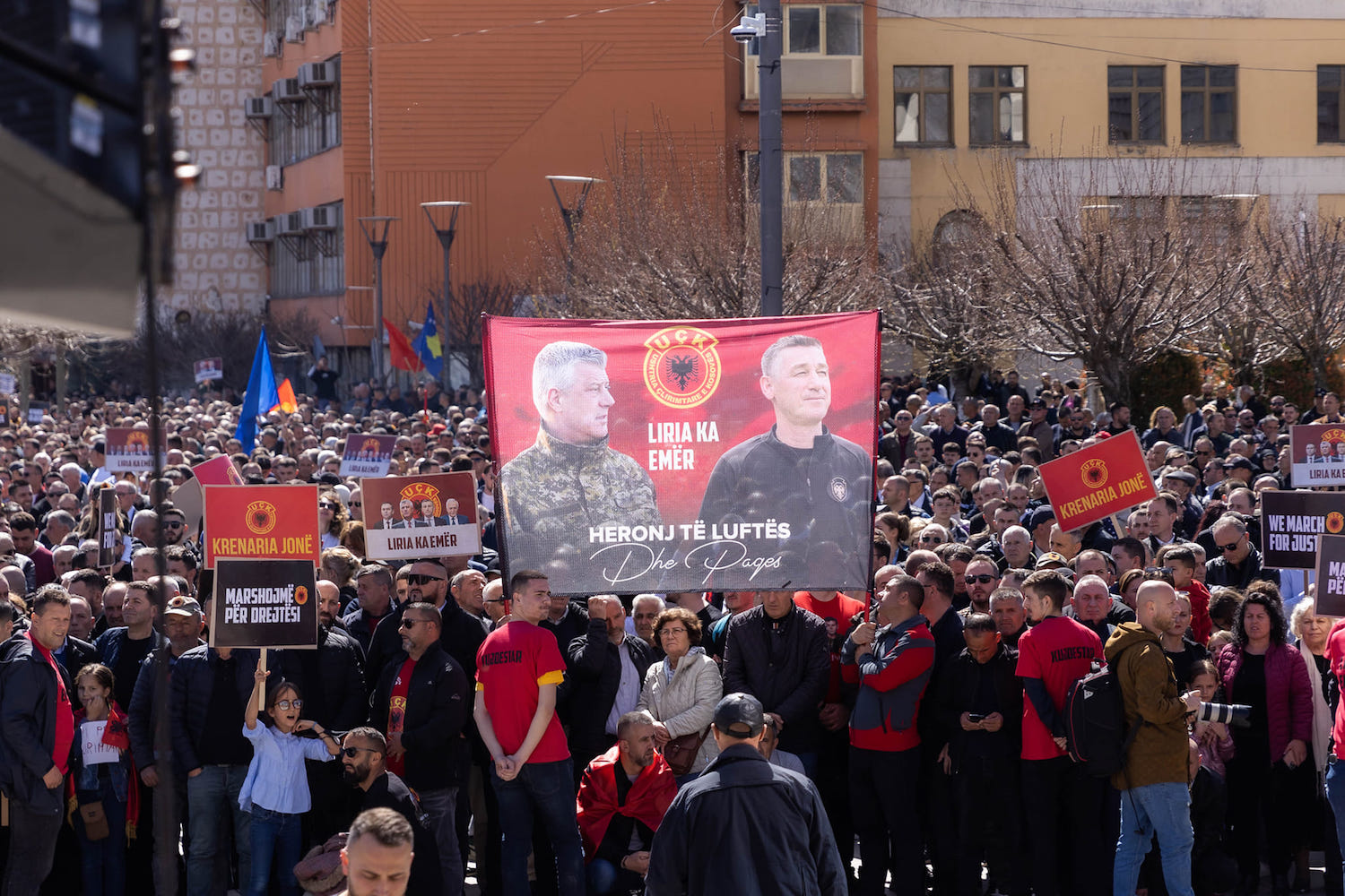 Procès des anciens chefs de l&rsquo;UÇK : des commandants qui ne commandaient pas ?