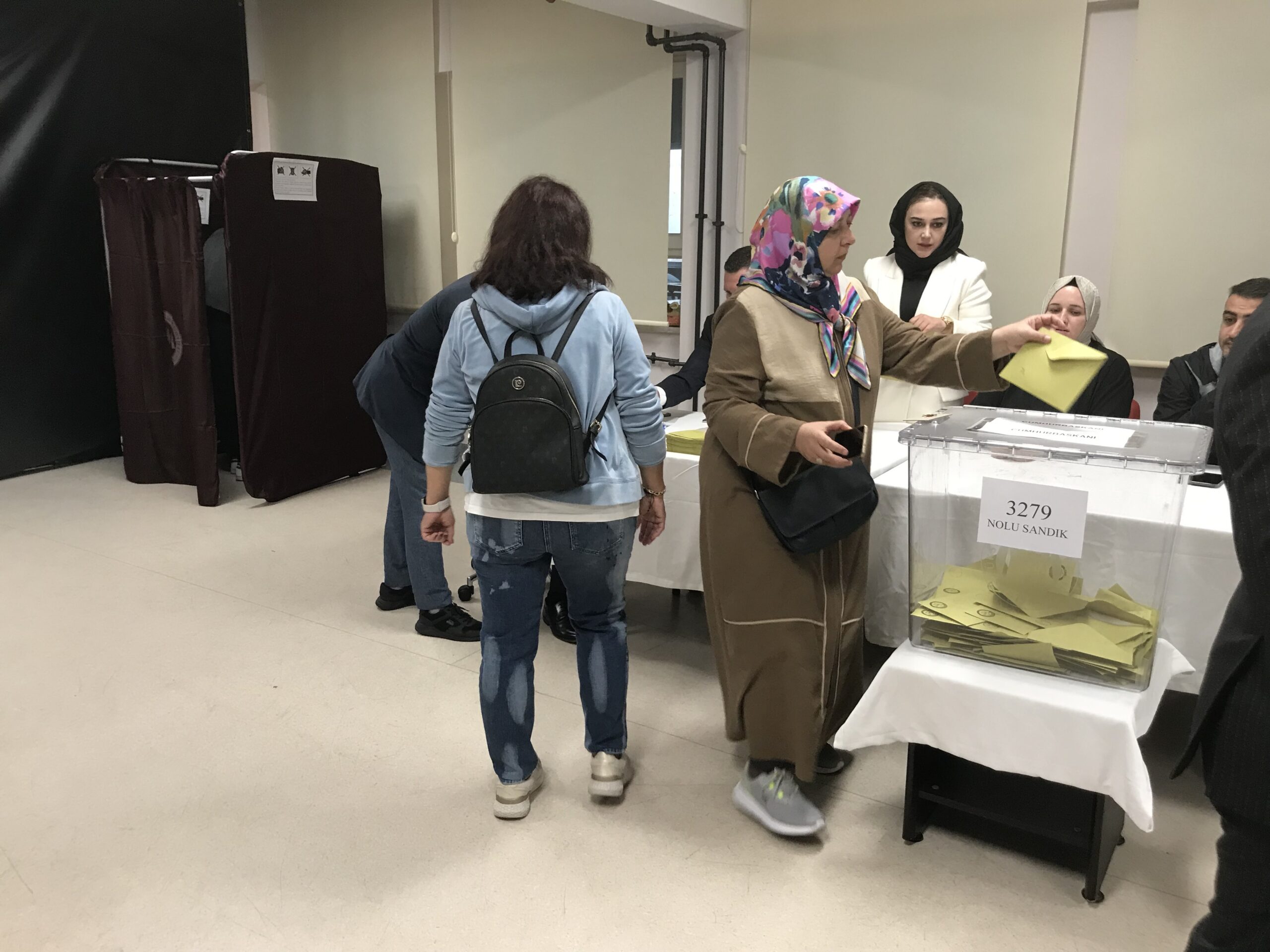 Turquie : les bureaux de vote ont fermé, Erdoğan annoncé vainqueur