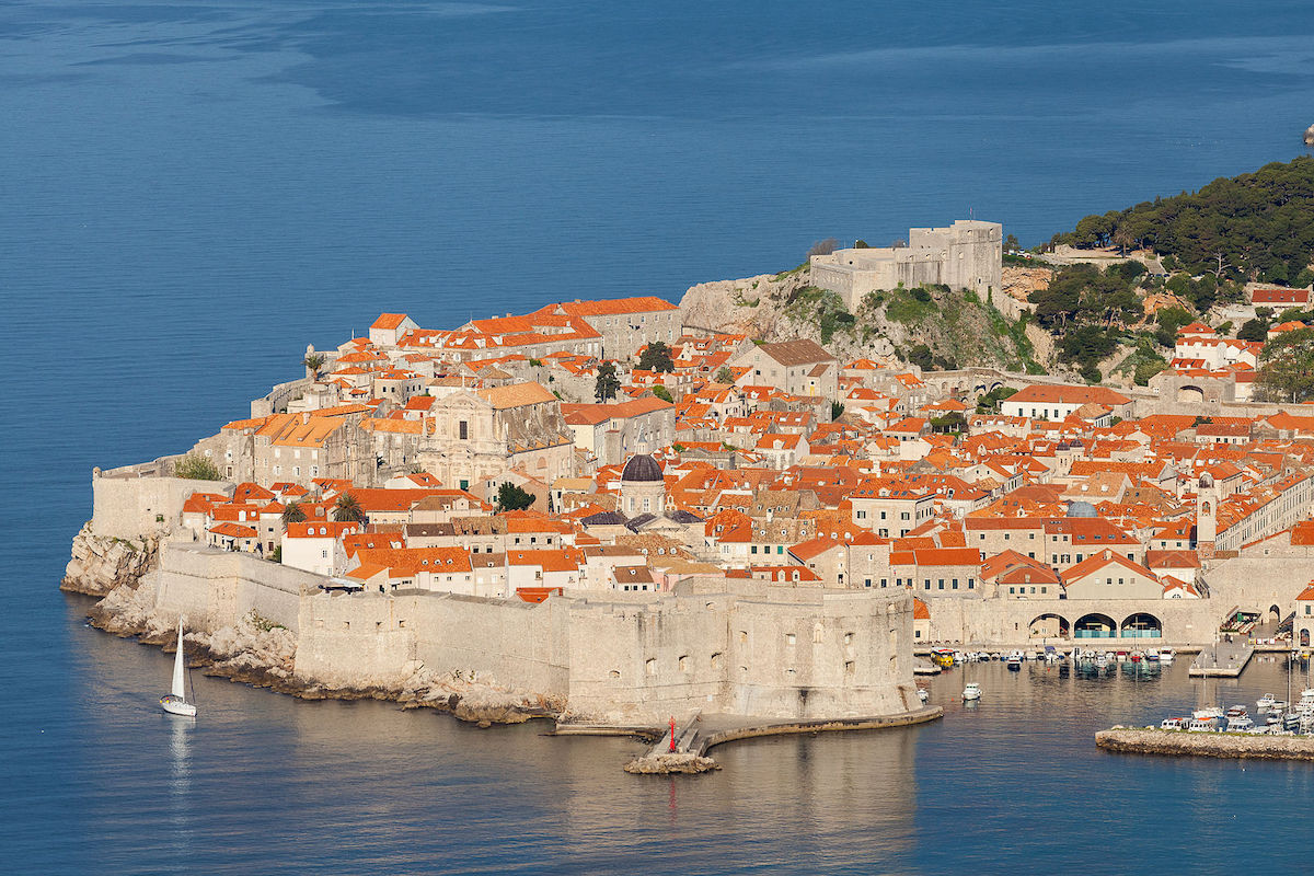 Croatie : les valises à roulettes plient bagage à Dubrovnik