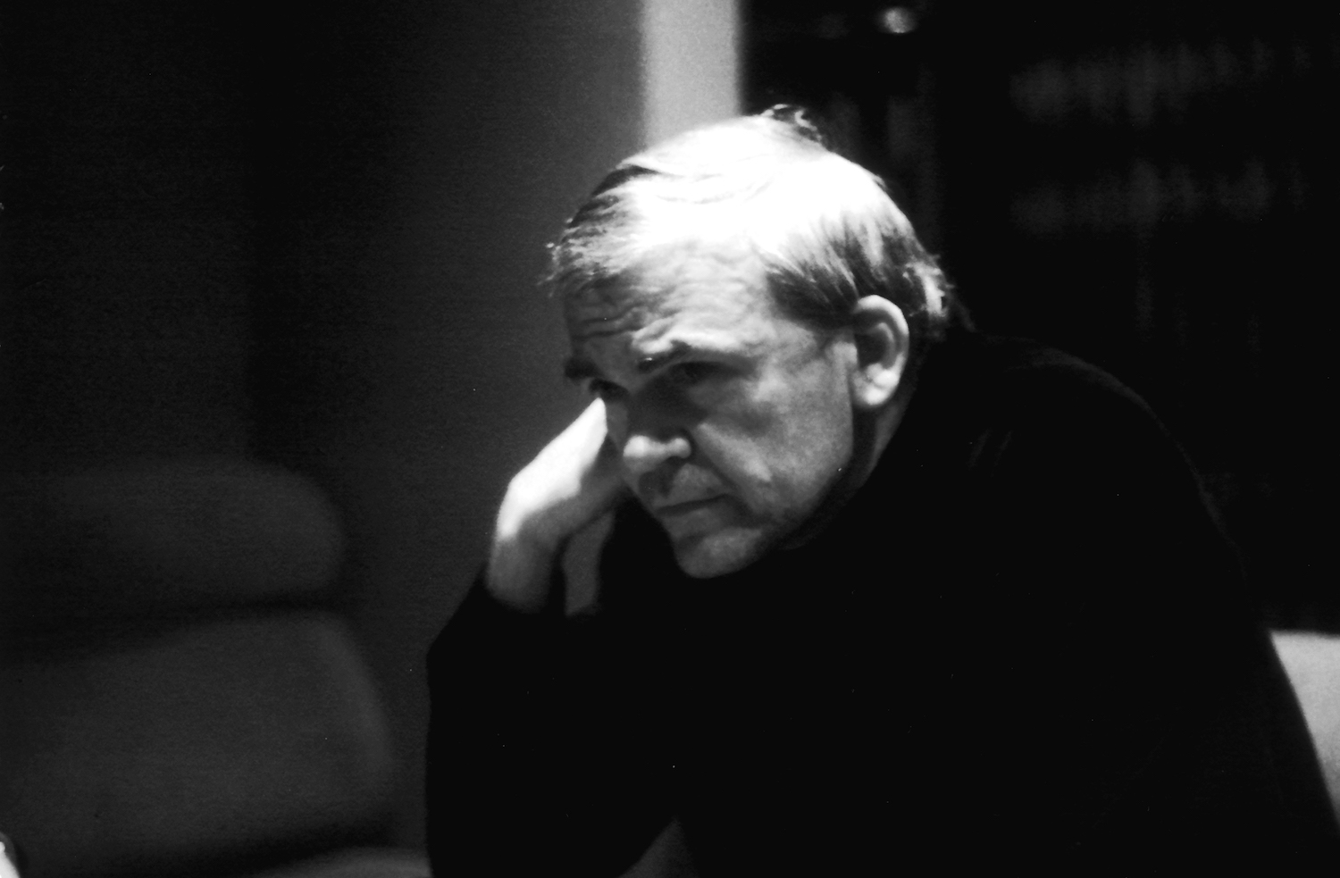 Milan Kundera ou le narcissisme d&rsquo;une Europe centrale repliée sur elle-même