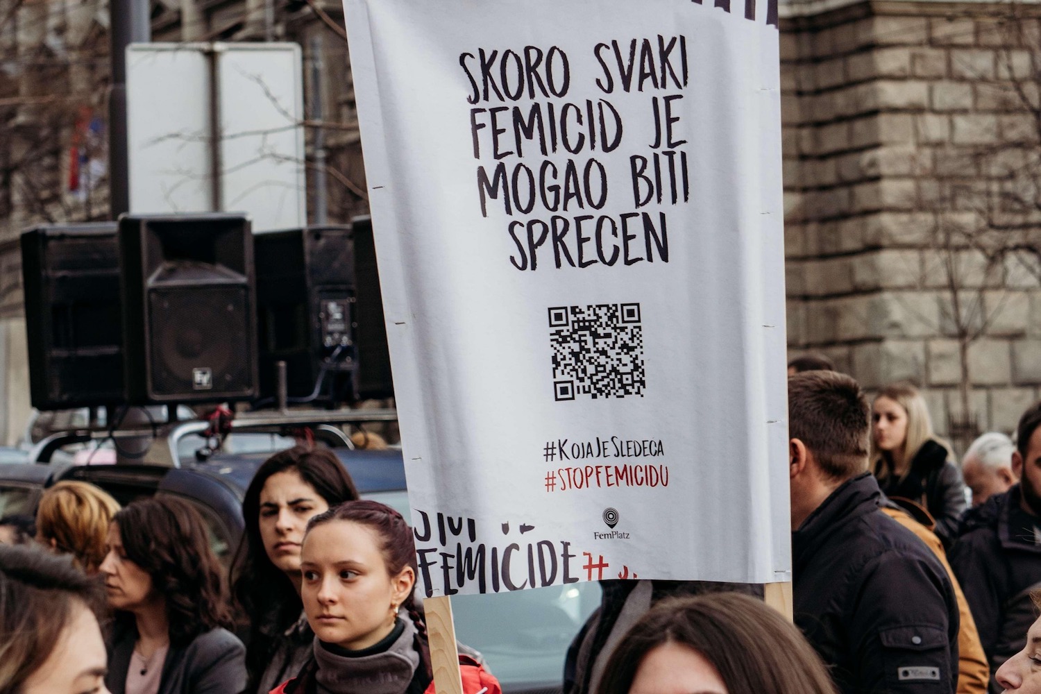 Féminicides : en Serbie, la main légère de la justice