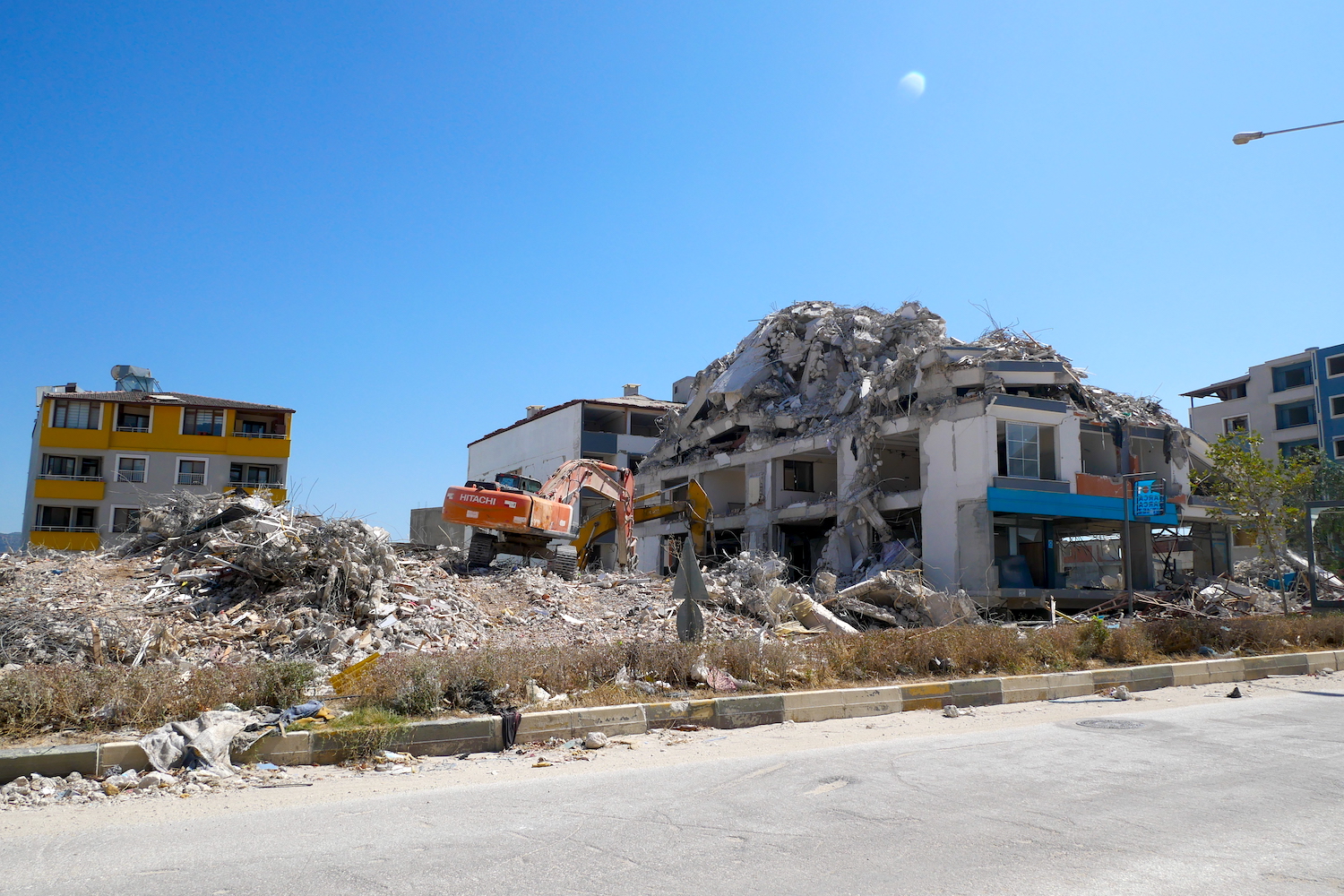 Turquie : six mois après les séismes, la difficile survie des rescapés