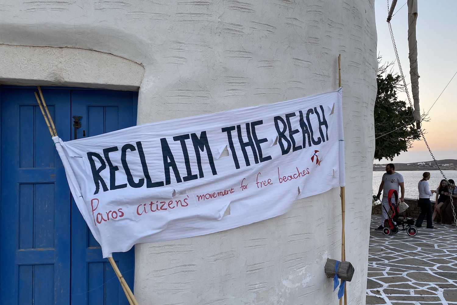 Grèce : un «mouvement des serviettes» pour libérer les plages