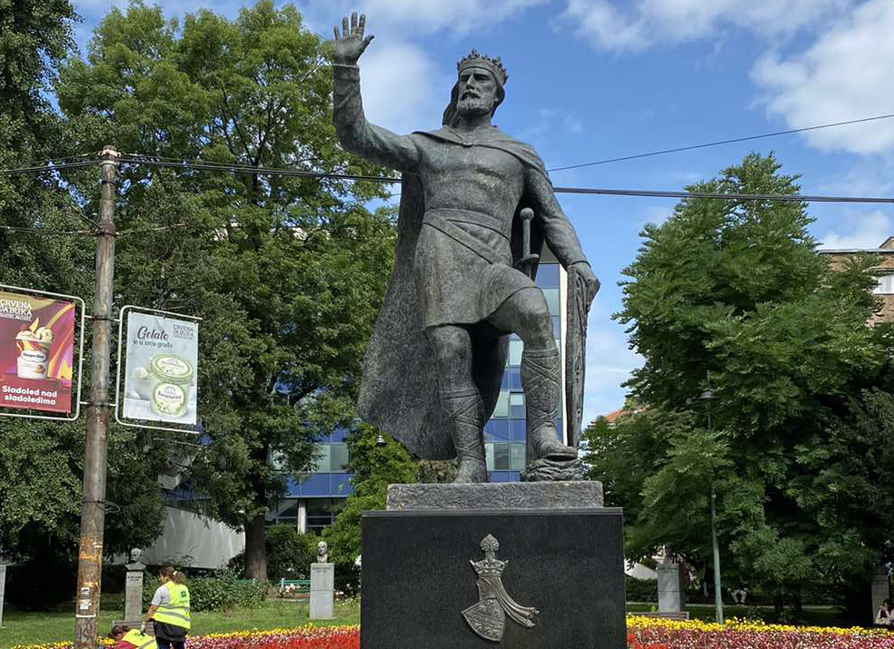 Le retour du roi Tvrtko à Sarajevo : l&rsquo;internationale du kitsch vous salue bien