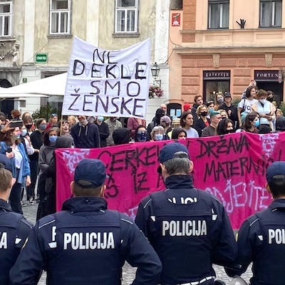 Slovénie : pro et anti-avortement défilent dans les rues de Ljubljana