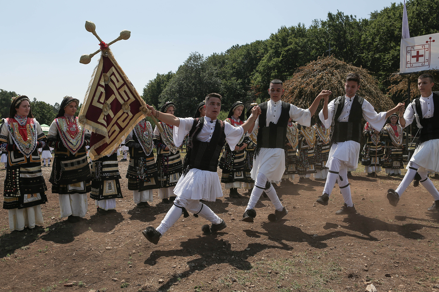 Diaporama | Les Saracatsanes de Bulgarie et de Grèce dansent encore