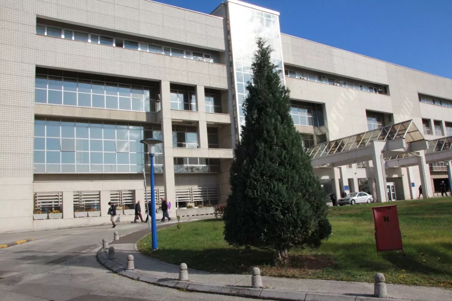 Bosnie-Herzégovine : l&rsquo;hôpital de Sarajevo se débarrasse enfin de Sebija Izetbegović