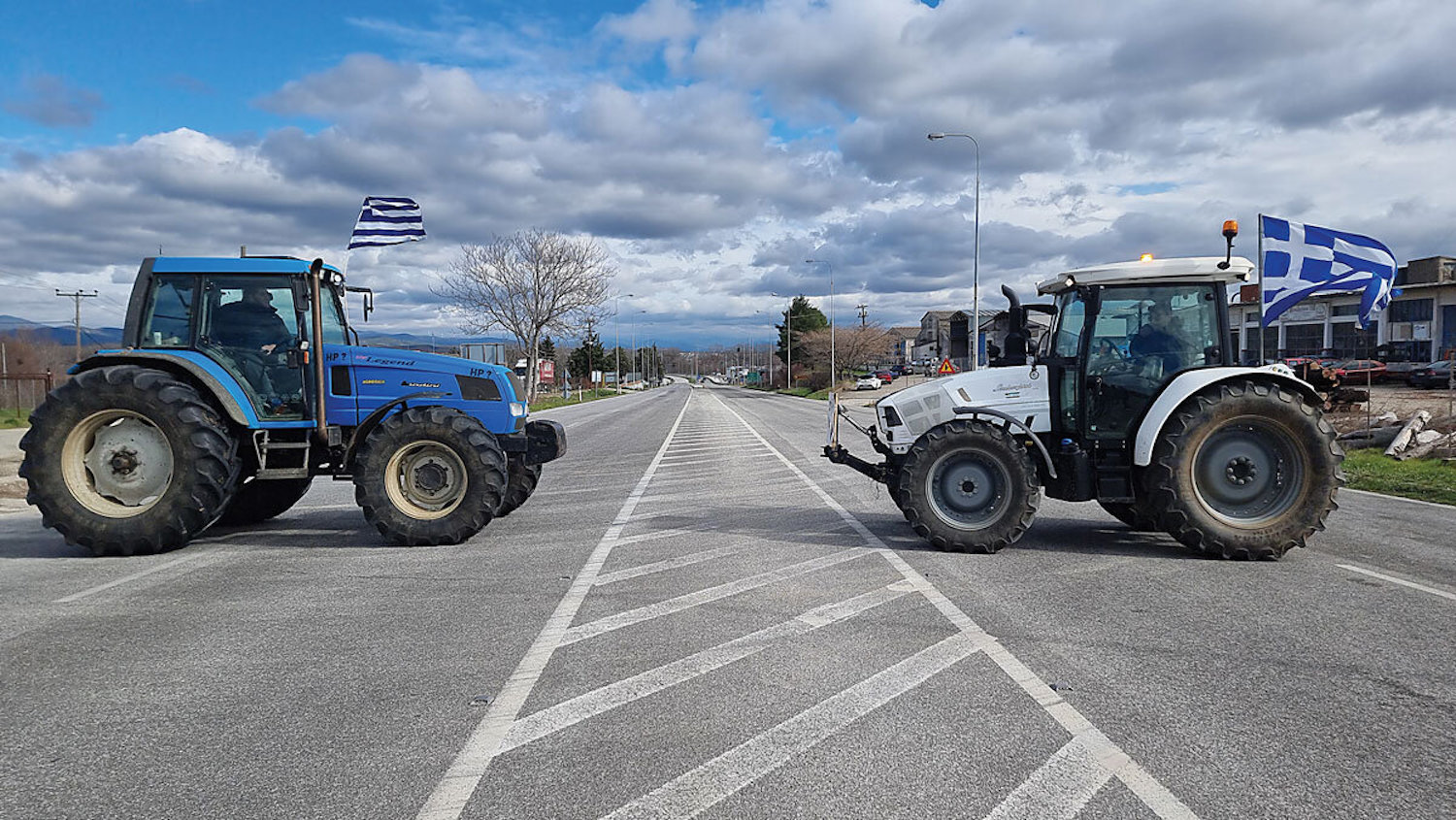 Grèce : les agriculteurs veulent bloquer Athènes avec leurs tracteurs