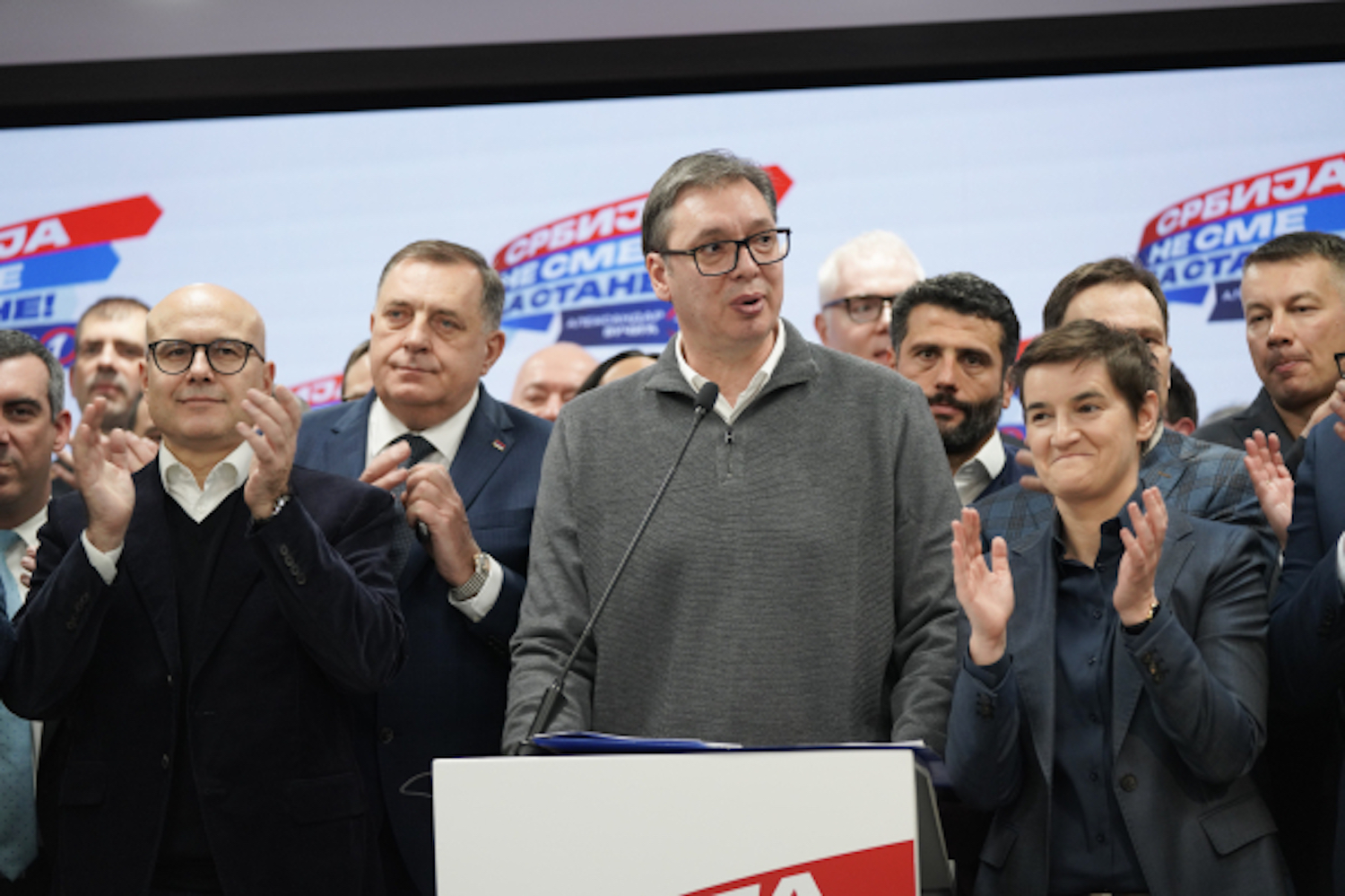Élections volées en Serbie : le Parlement européen demande une enquête internationale