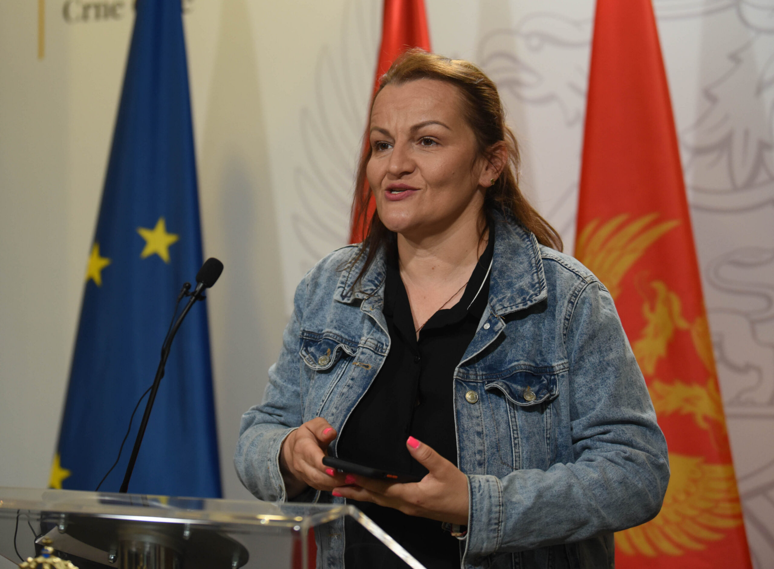 Monténégro : comment vit et travaille Jelena Jovanović, journaliste ciblée par la mafia