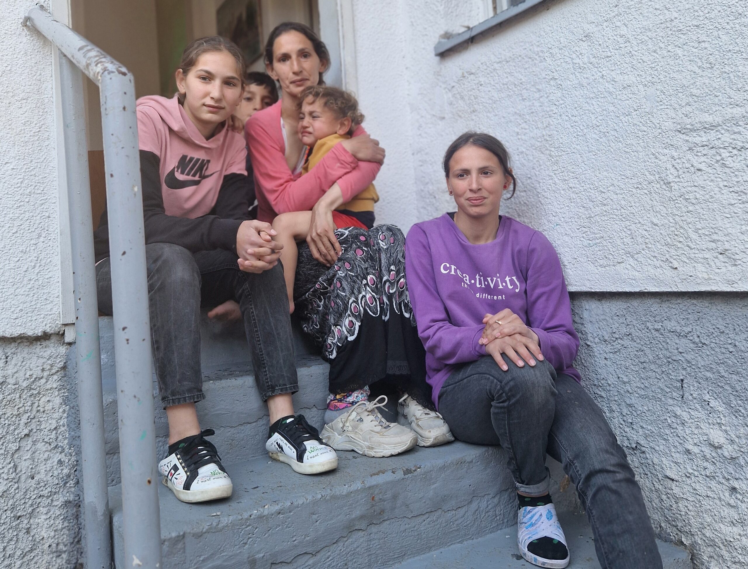 Cinq des neufs enfants de Dina Halilović sont scolarisés dans une école primaire à Mostar.