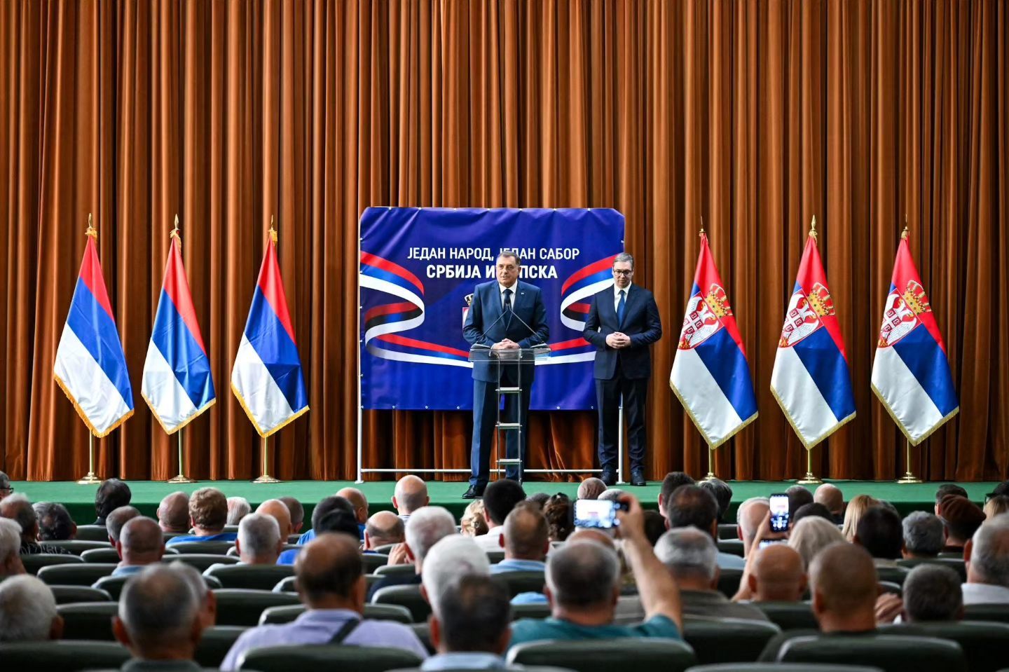 Le «Monde serbe» de Vučić et Dodik : une vraie menace pour les Balkans ?