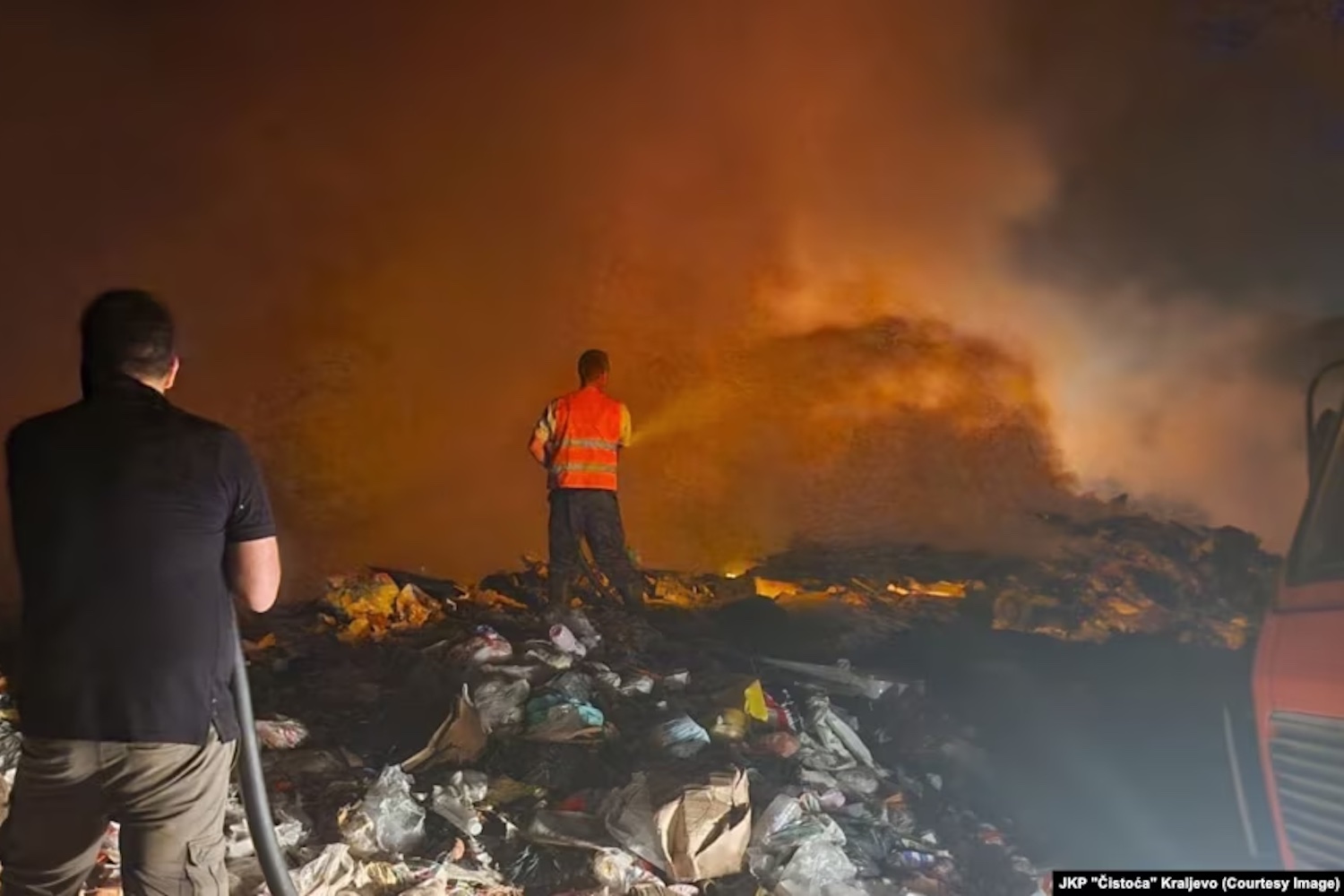 Balkans : les décharges illégales flambent avec la chaleur