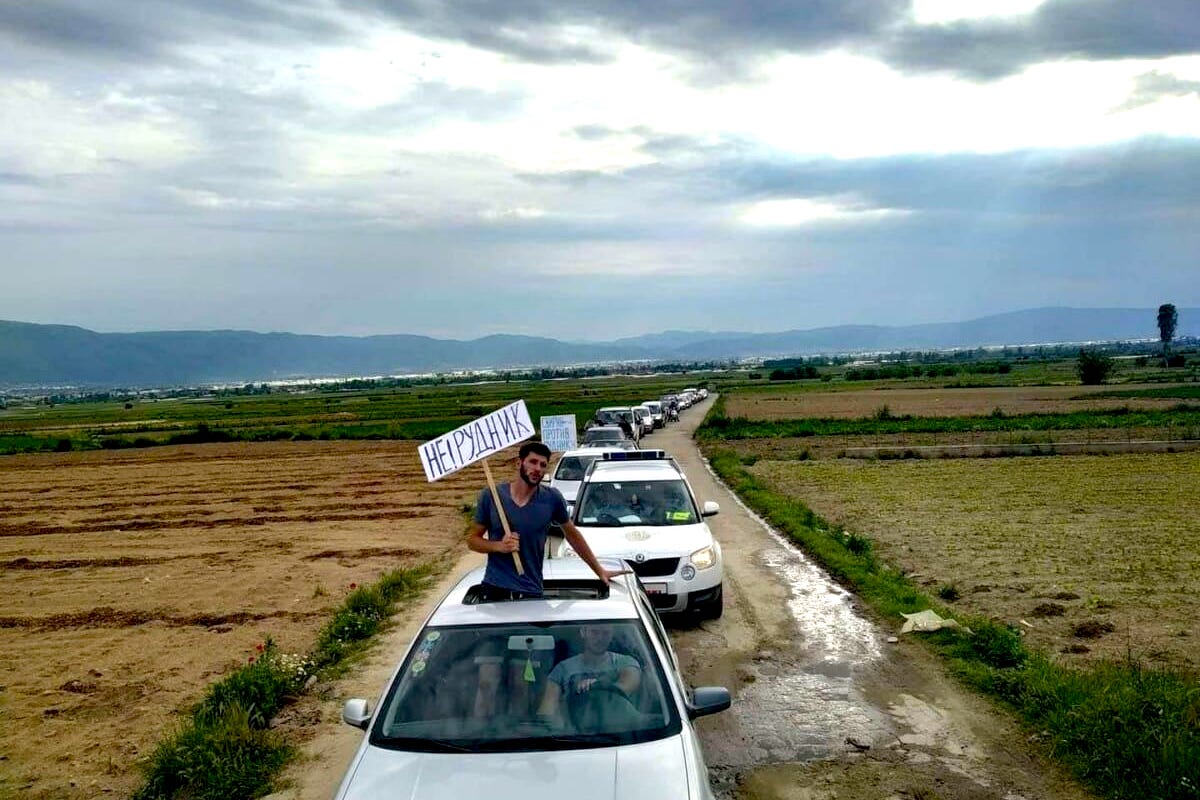 « Non à la mine !». Manifestation de l'association Zdrava Kotlina près du site d'Ilovica-Štuka.