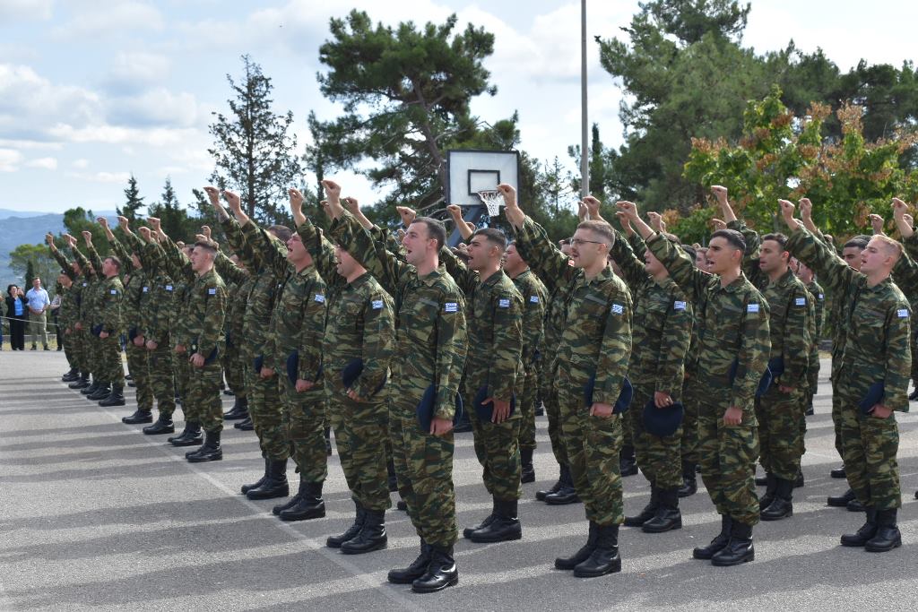 La Grèce veut faire revenir les jeunes dans l&rsquo;armée