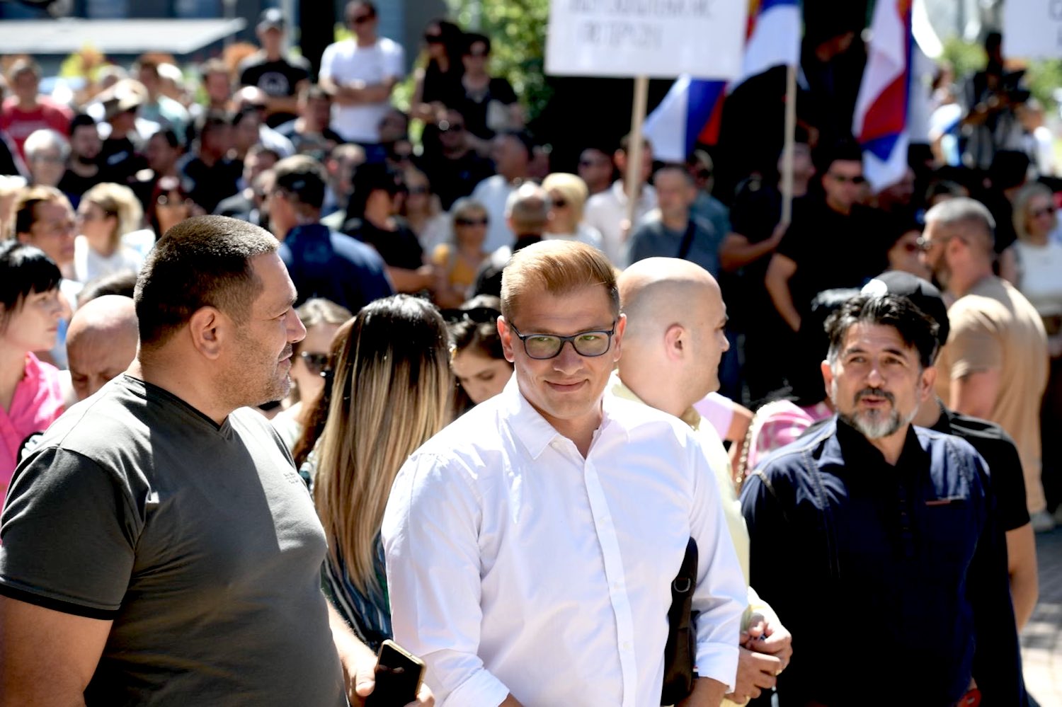 Aleksandar Arsenijević, le jeune Serbe du Kosovo qui défie Belgrade et Pristina
