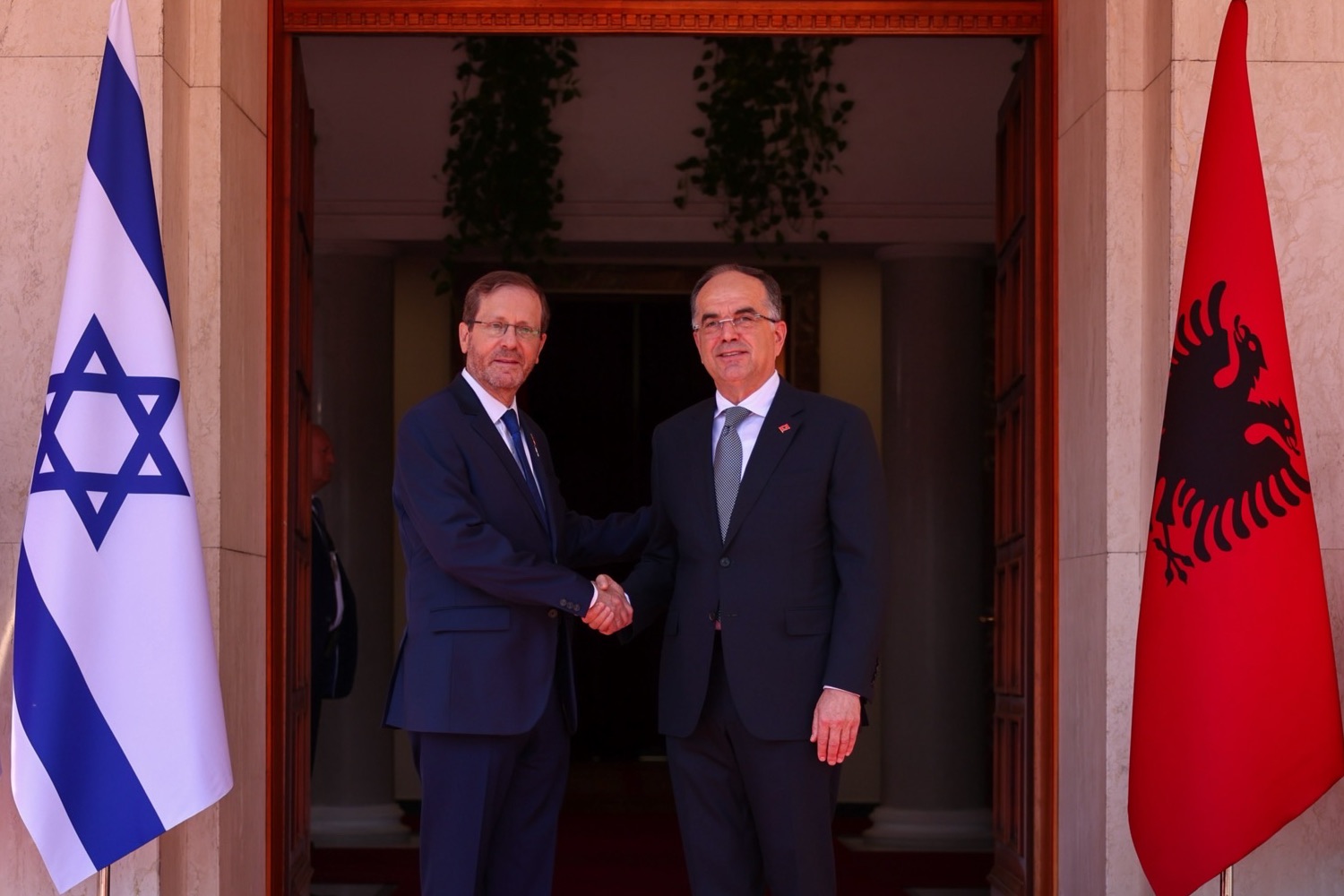 Entre l&rsquo;Albanie et Israël, une alliance renforcée malgré la guerre au Proche-Orient