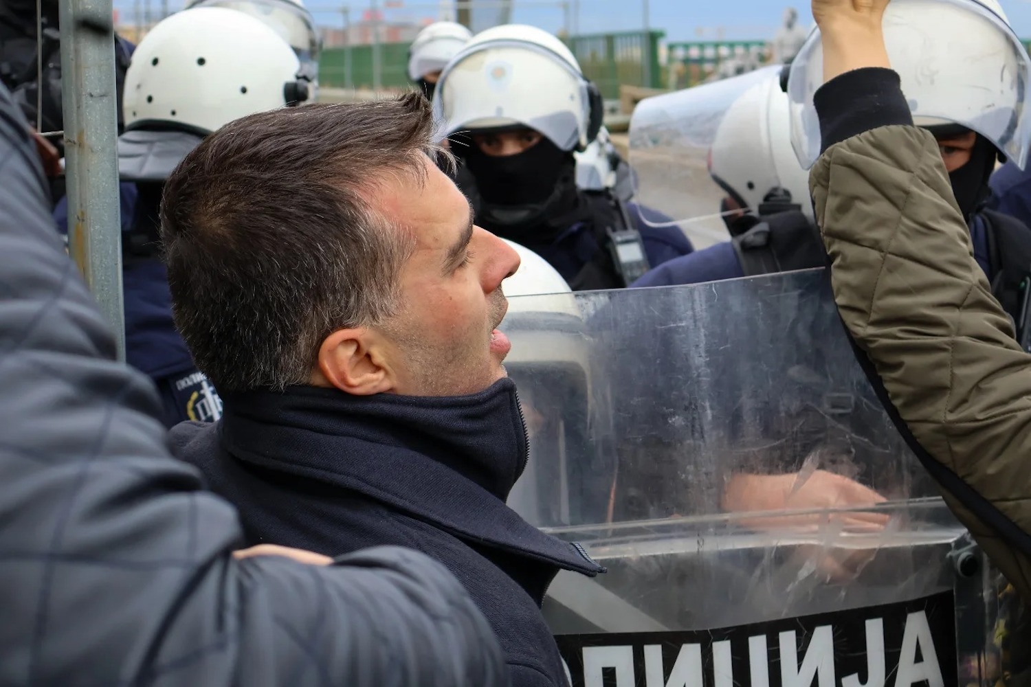 Manifester, est-ce devenu un crime en Serbie ?