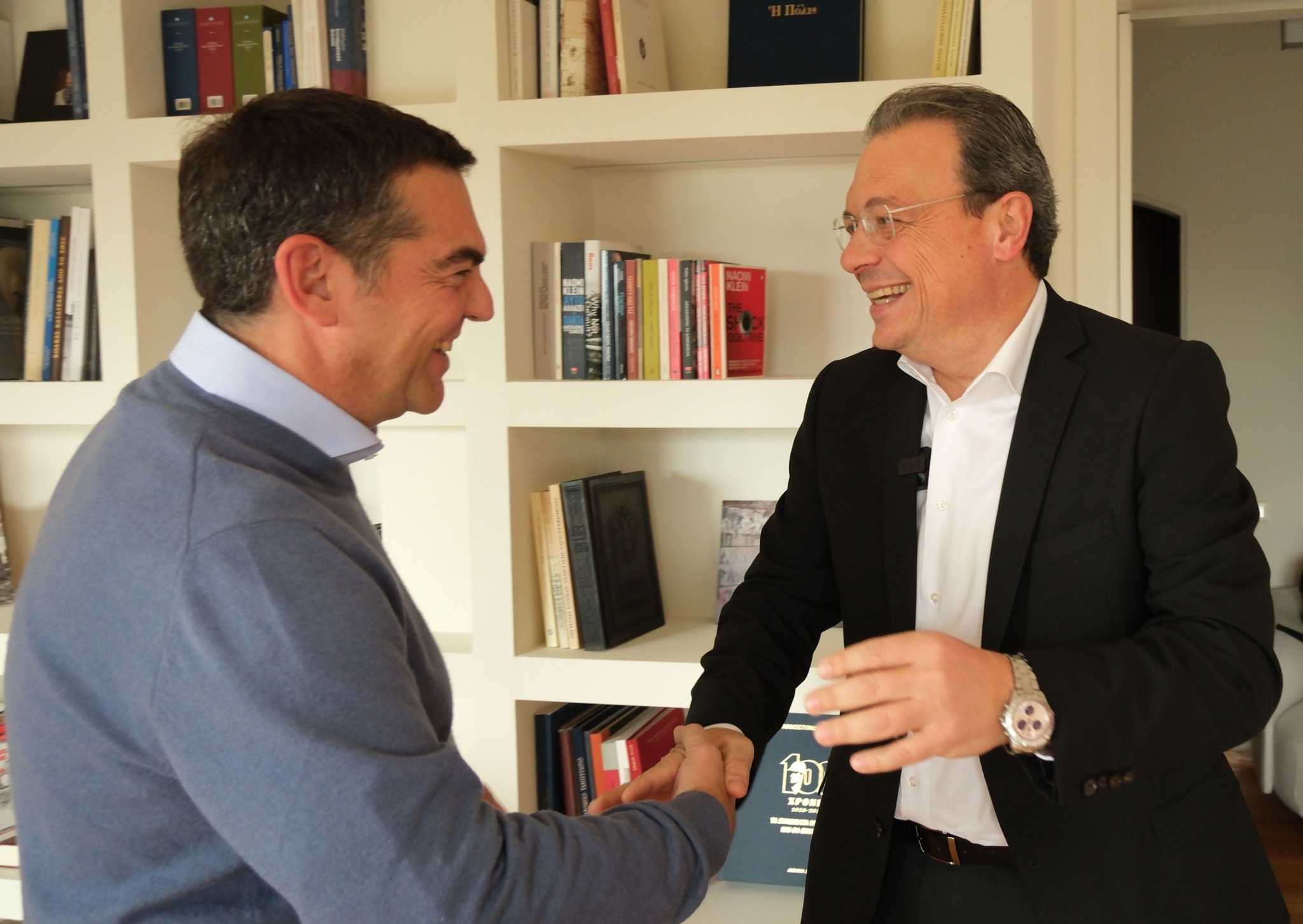 Grèce : un nouveau dirigeant pour tenter de sauver Syriza