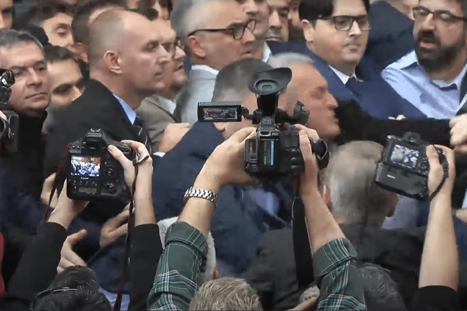 Révolte en Serbie : quand le régime Vučić accuse l’opposition de «violences»