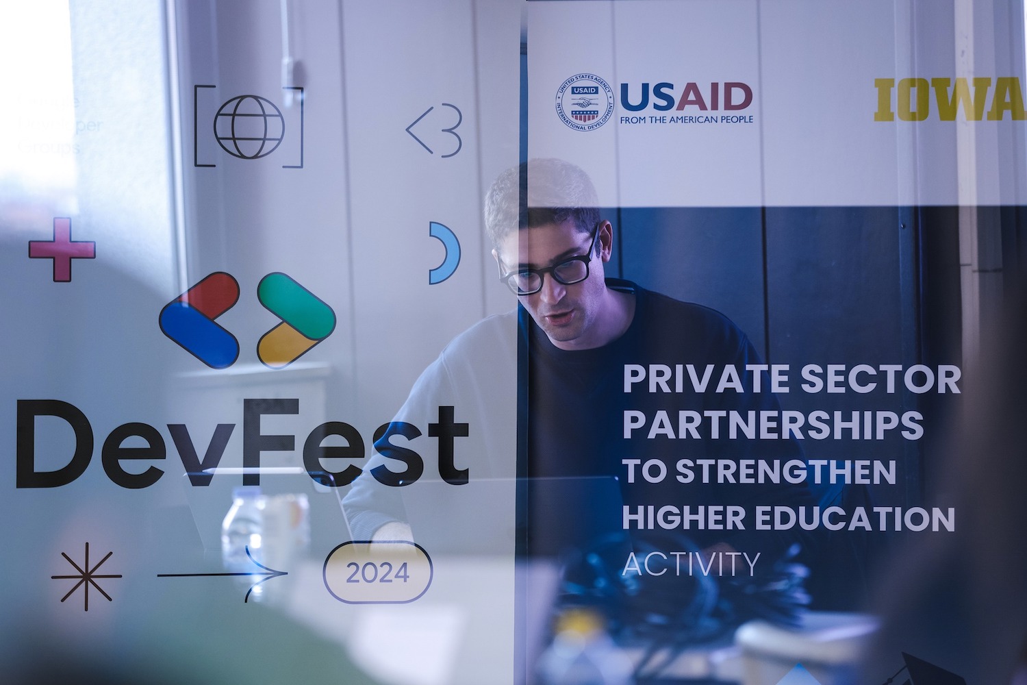 Balkans : la suspension d&rsquo;USAid met en danger la société civile