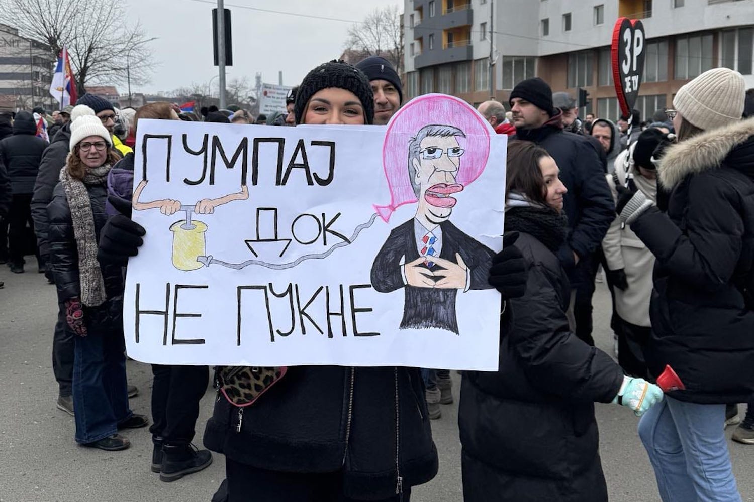 Serbie : à Kragujevac, le cœur des citoyens bat pour la liberté