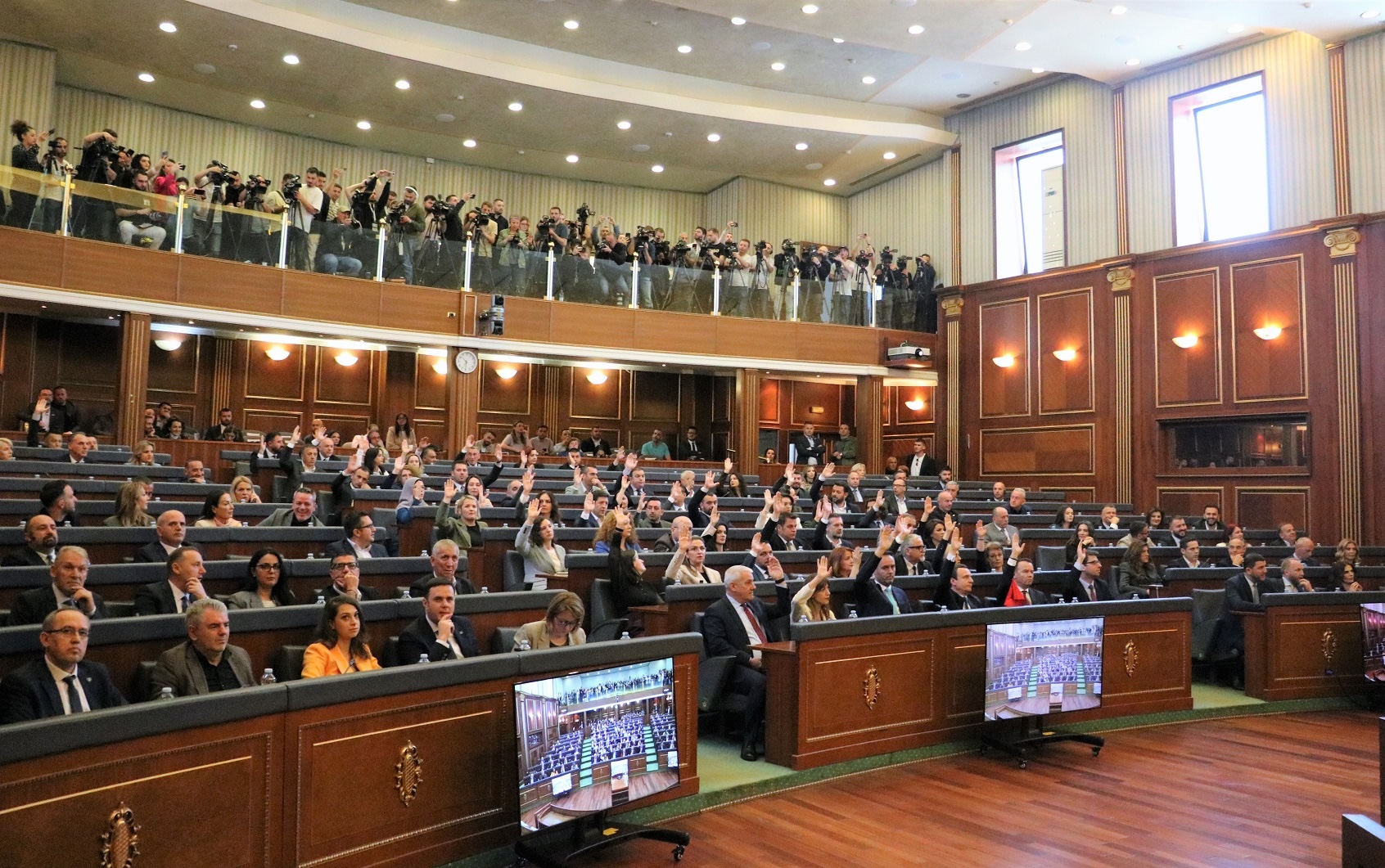 Le Kosovo est-il en train de plonger dans une crise politique ?