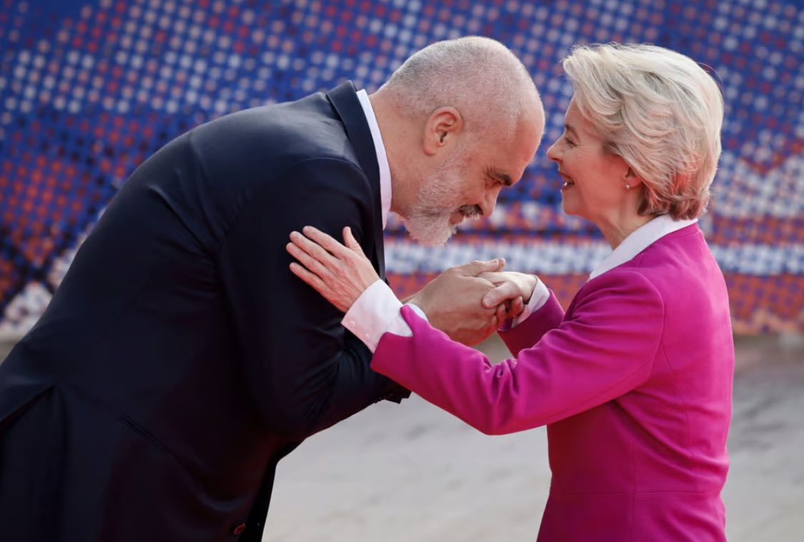 Opinion | Albanie : Edi Rama, bouffon de cour de l&rsquo;Europe ou la mentalité du vassal